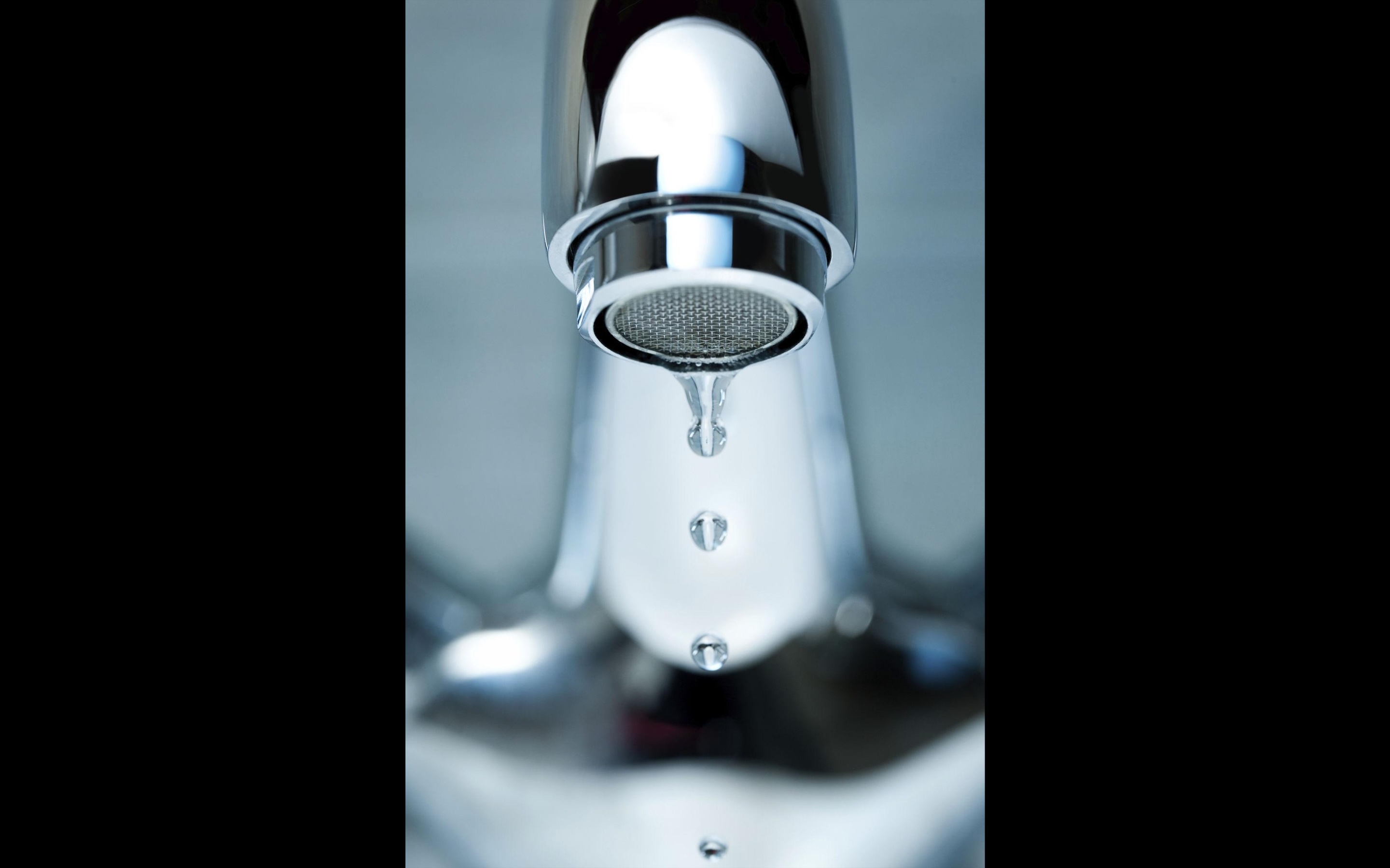 Dripping kitchen tap